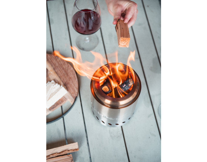 REDFIRE Tischfeuerstelle Volcano Small Edelstahl in Edelstahl, Silber präsentiert im Onlineshop von KAQTU Design AG. Feuerschale ist von REDFIRE