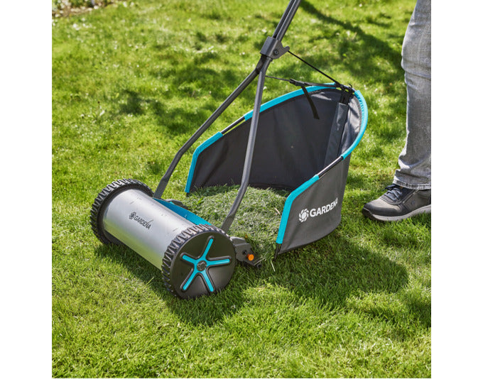 GARDENA Grasfangkorb für Spindelmäher in  präsentiert im Onlineshop von KAQTU Design AG. Outdoor-Accessoire ist von GARDENA