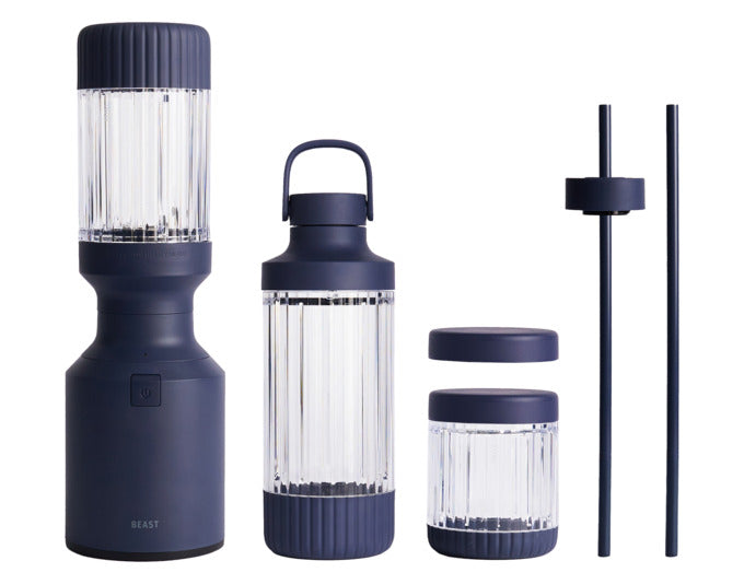 BEAST Blender Mighty 850 Plus navy blau in  präsentiert im Onlineshop von KAQTU Design AG. Küchengerät ist von BEAST