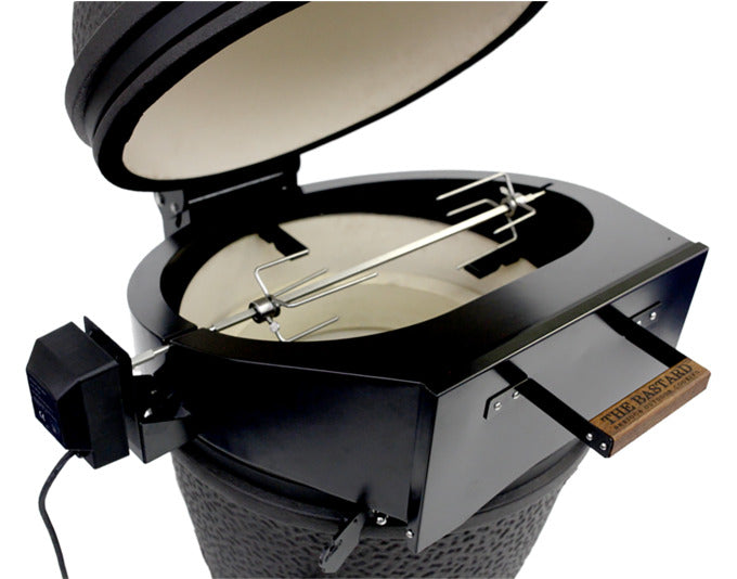 THE BASTARD Rotisserie mit Pizzastein Large in  präsentiert im Onlineshop von KAQTU Design AG. Grillzubehör ist von THE BASTARD