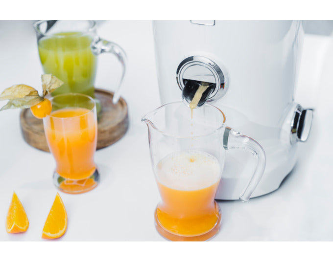 NOVIS Entsafter NewGen SX-3 VitaJuicer weiss in  präsentiert im Onlineshop von KAQTU Design AG. Küchengerät ist von NOVIS