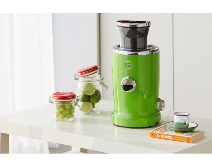 NOVIS Entsafter NewGen SX-3 VitaJuicer grün in  präsentiert im Onlineshop von KAQTU Design AG. Küchengerät ist von NOVIS