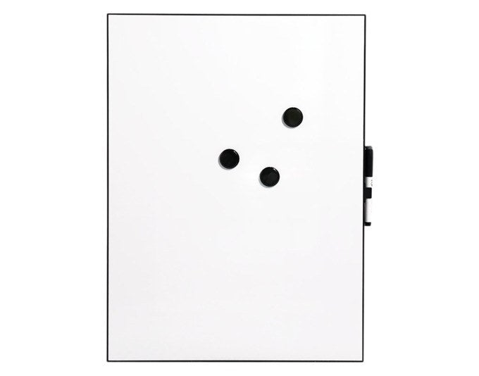 Schwarzes Magnet Memobord von ZELLER PRESENT mit Oberfläche aus Metall, Rahmen aus MDF und Kunststoffelementen, Format 43.2 x 58.4 cm.
