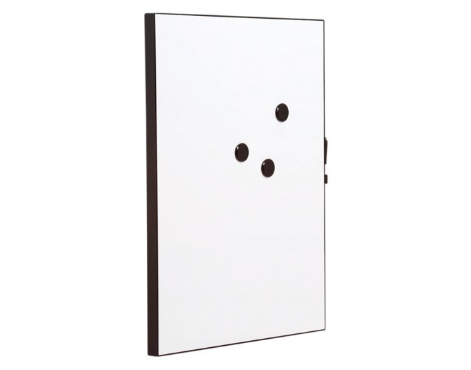 Schwarzes Magnet Memobord von ZELLER PRESENT mit Oberfläche aus Metall, Rahmen aus MDF und Kunststoffelementen, Format 43.2 x 58.4 cm.