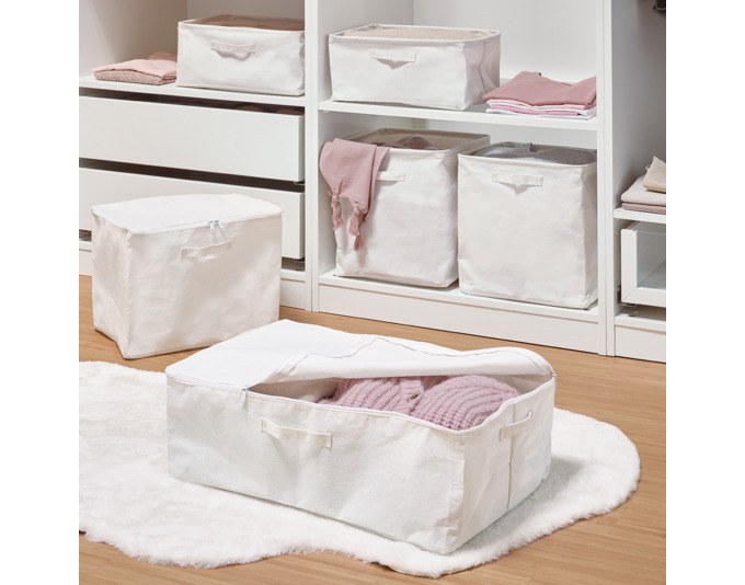 Cremefarbene Aufbewahrungsbox aus Polyester von ZELLER PRESENT, rechteckige Form, Masse 37x26x16 cm, auf hellem Hintergrund.