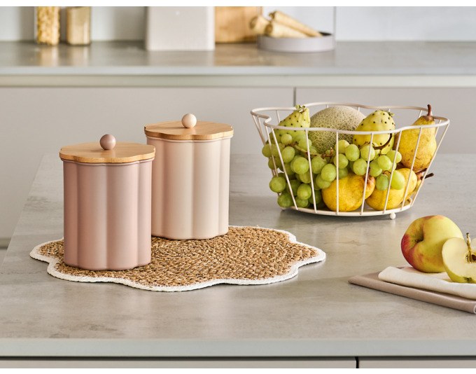 Fruchtschale aus Metall in Beige mit den Massen 30x27x14 cm, offene Schalenform zur Aufbewahrung von Obst, Hersteller ZELLER PRESENT.