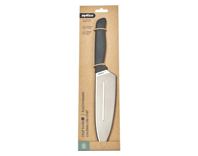 Nahaufnahme des ZYLISS Kochmessers mit 15 cm langer Edelstahlklinge und Griff aus Weizenstrohmaterial in den Farben Silber und Grau.