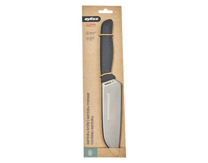 ZYLISS Santokumesser mit 15 cm langer Edelstahlklinge und ergonomischem Griff aus Weizenstrohmaterial in Grau-Silber, freigestellt fotografiert.