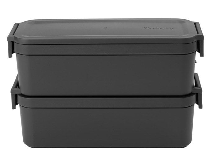 BRABANTIA Lunchbox Make&Take lang in Dark Grey, rechteckige Form mit Deckel und Clips, Bento-Aufteilung mit Trennwand sichtbar.