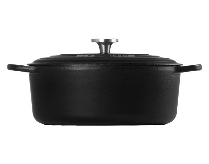 Ovaler schwarzer Bräter Signature Crucible von LE Creuset aus Gusseisen mit Deckel