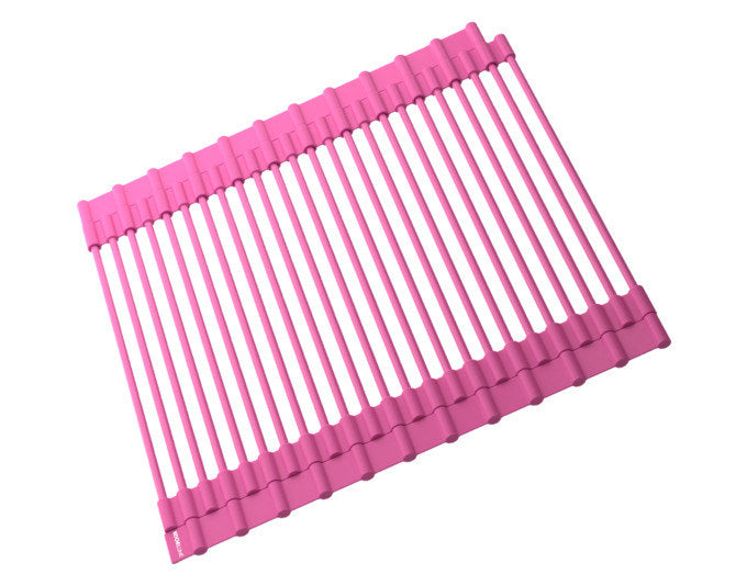 Pinkes Abtropfgitter aus Silikon mit Edelstahlkern, ausziehbar, auf einer Spüle liegend zum Abtropfen von Geschirr und Gemüse.