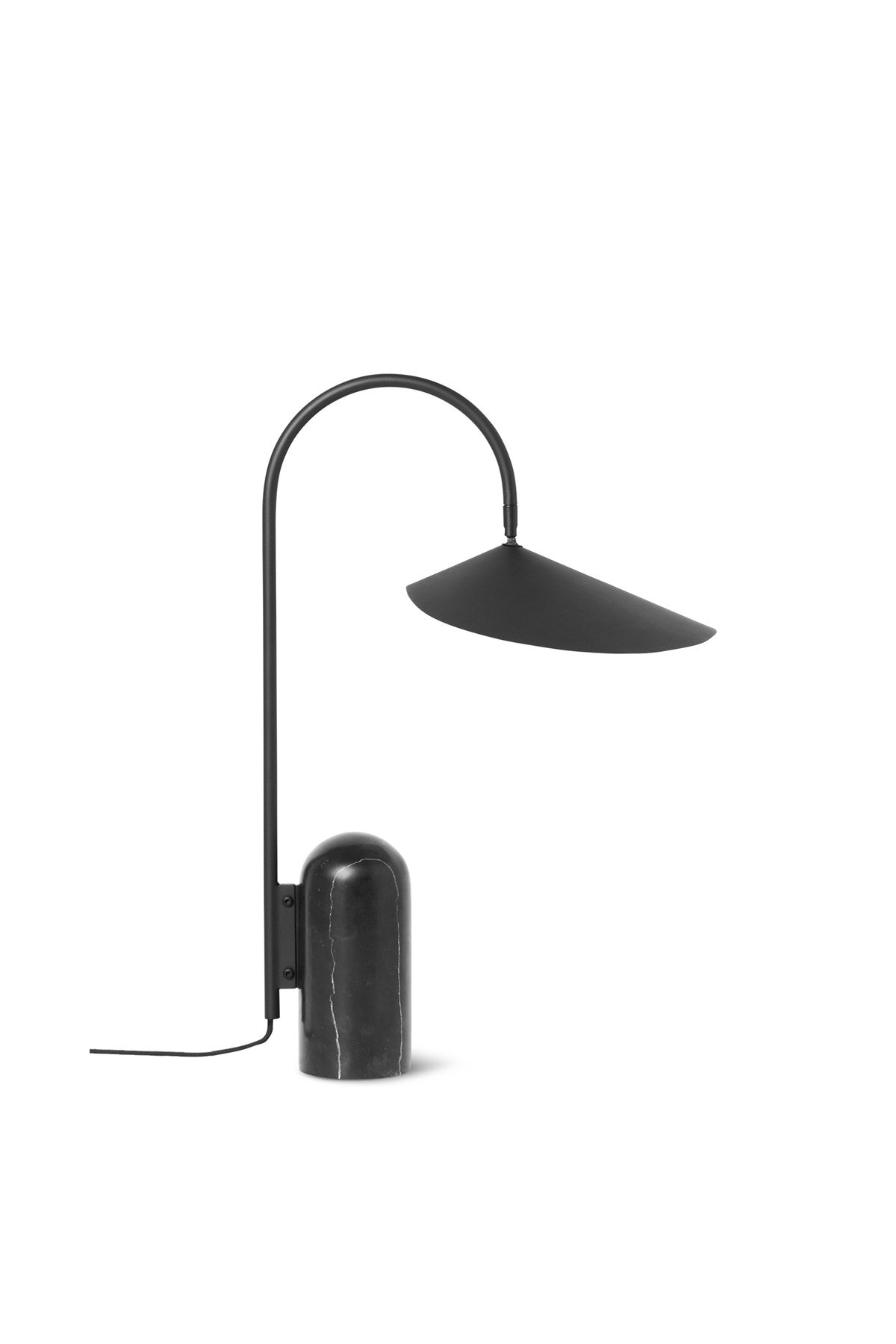 Arum Tischlampe in Schwarz präsentiert im Onlineshop von KAQTU Design AG. Tischleuchte ist von Ferm Living