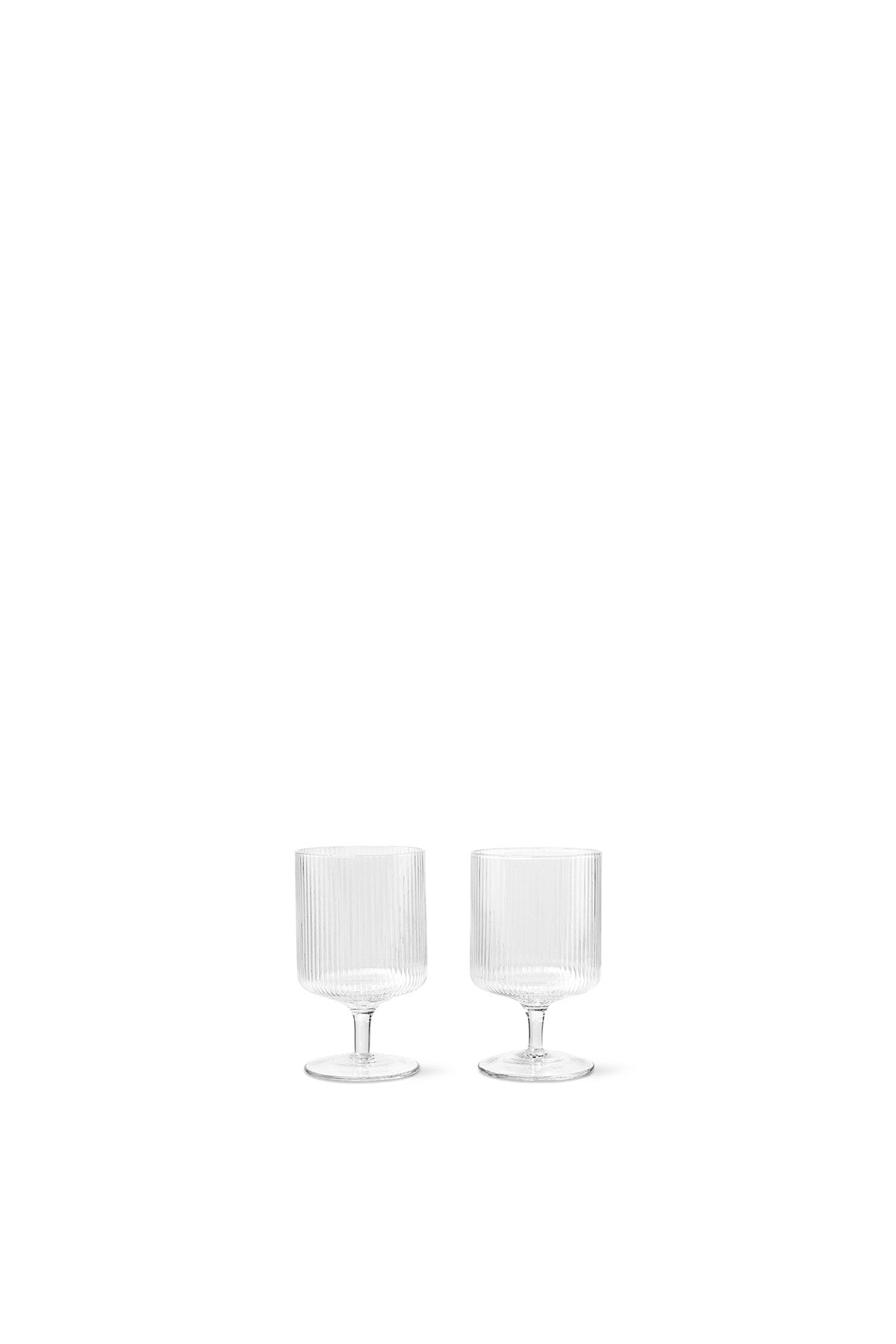 Ripple Weingläser 2er Set in Klar präsentiert im Onlineshop von KAQTU Design AG. Universal Weingläser ist von Ferm Living