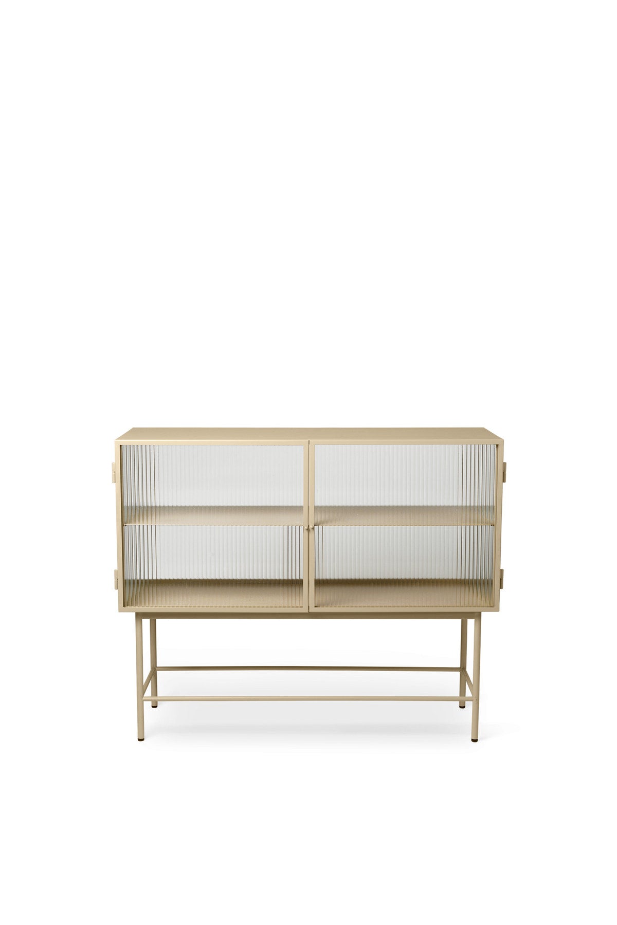 Haze Sideboard, Geriffeltes Glas in Kaschmir präsentiert im Onlineshop von KAQTU Design AG. Sideboard ist von Ferm Living