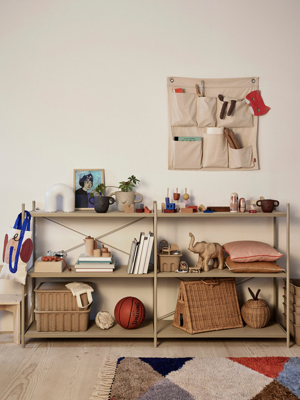 Punctual Regalsystem - Leiter 3 Stufen in Kaschmir präsentiert im Onlineshop von KAQTU Design AG. Regalsystem Einzelteile ist von Ferm Living