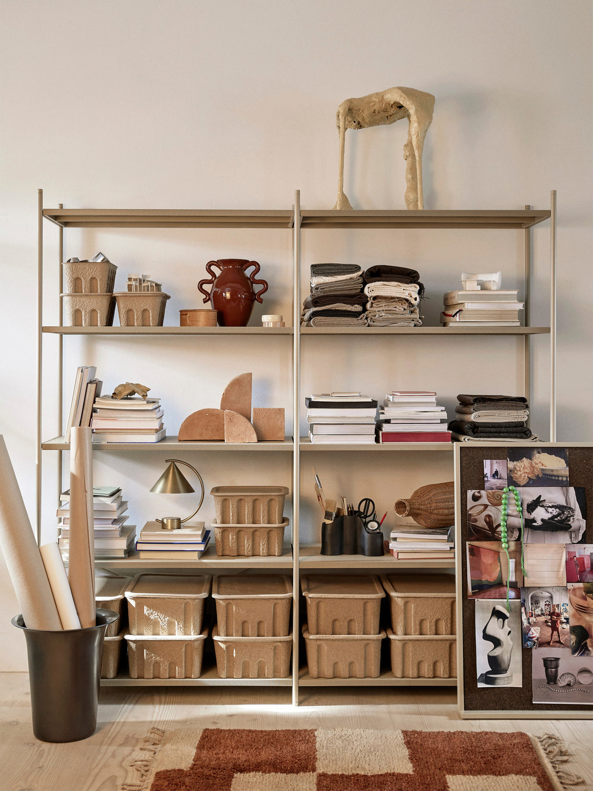 Punctual Regalsystem - Leiter 5 Stufen in Kaschmir präsentiert im Onlineshop von KAQTU Design AG. Regalsystem Einzelteile ist von Ferm Living