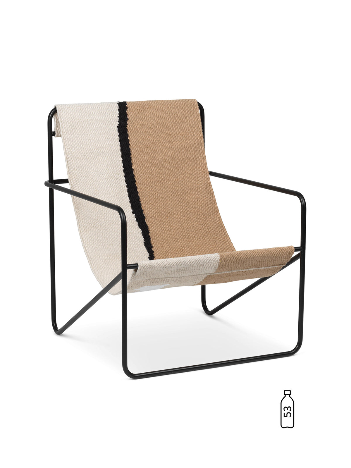 Desert Loungestuhl in Schwarz/Soil präsentiert im Onlineshop von KAQTU Design AG. Outdoor-Sessel mit Armlehnen ist von Ferm Living