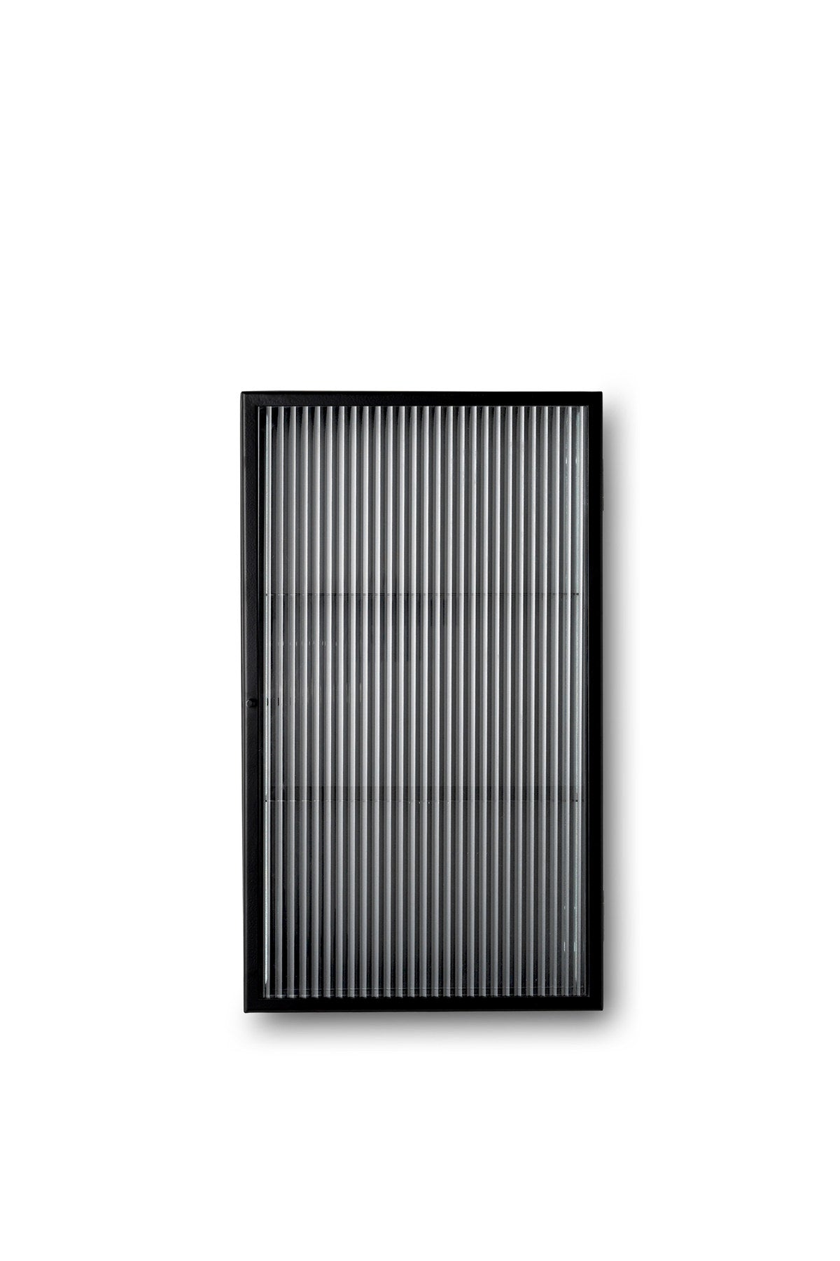 Haze Wandschrank, Geriffeltes Glas in Schwarz präsentiert im Onlineshop von KAQTU Design AG. Wandschrank ist von Ferm Living