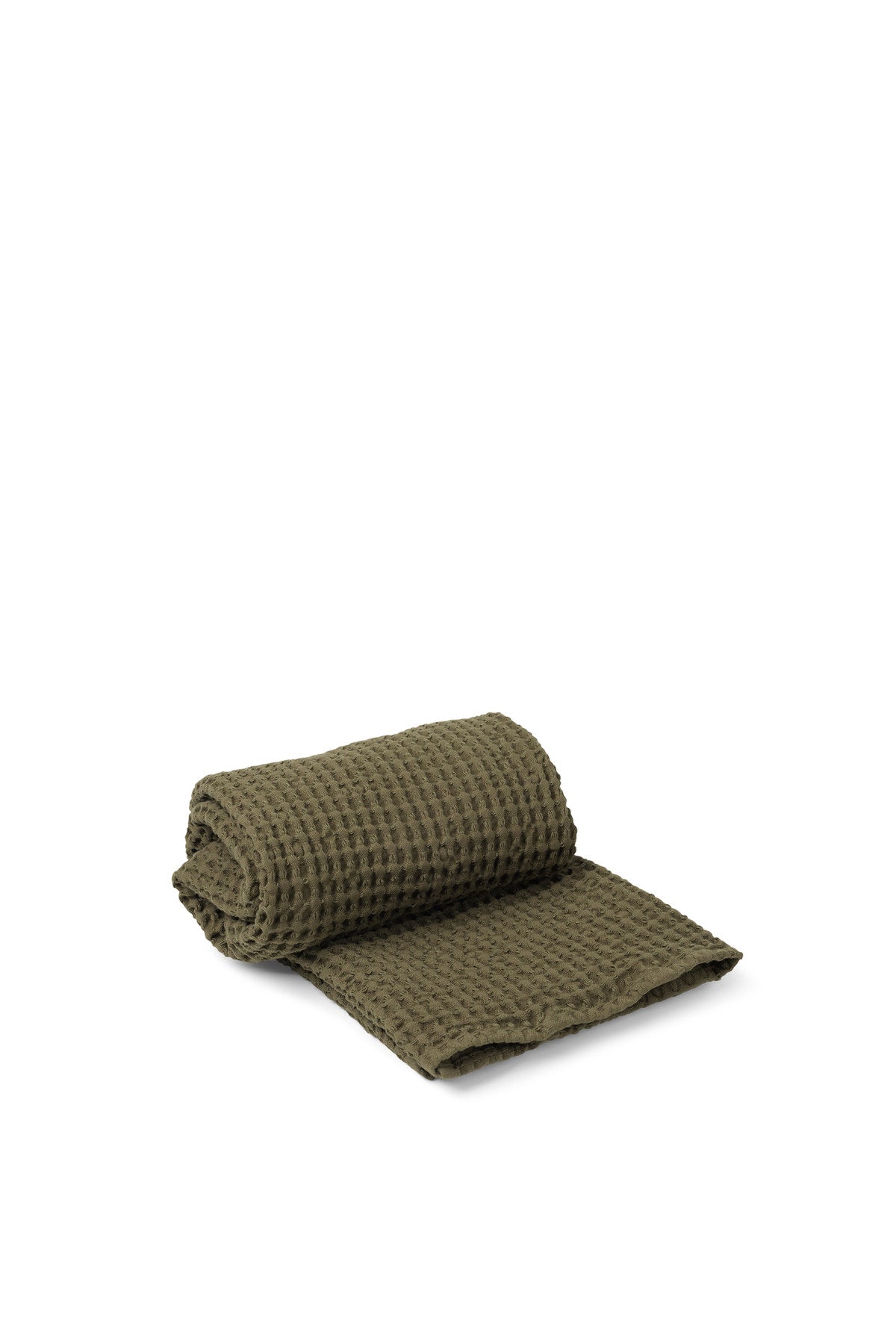Organic Badetuch in Olivegrün präsentiert im Onlineshop von KAQTU Design AG. Badetuch ist von Ferm Living