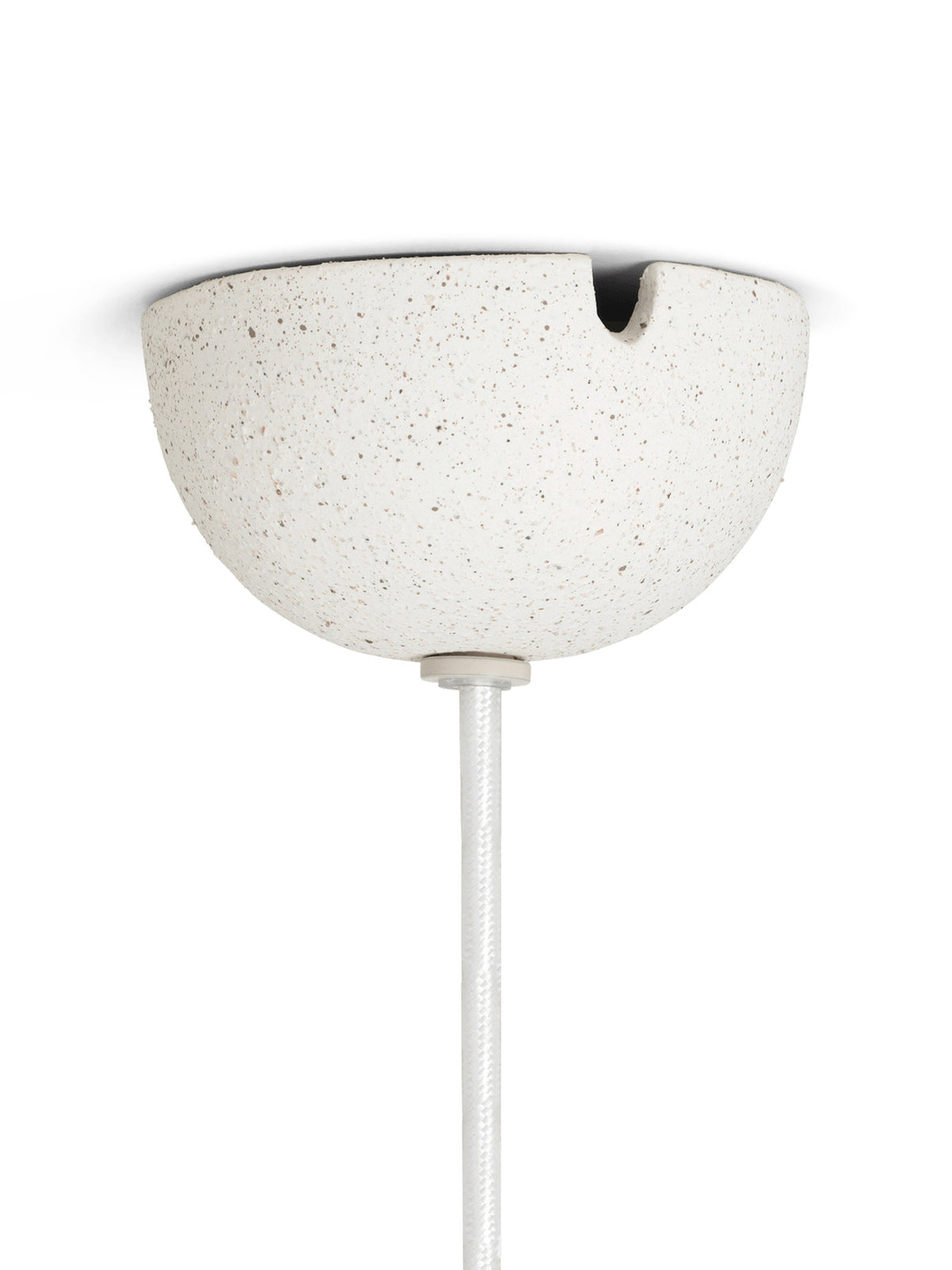 Speckle Pendellampe Gross in Weiss präsentiert im Onlineshop von KAQTU Design AG. Pendelleuchte ist von Ferm Living