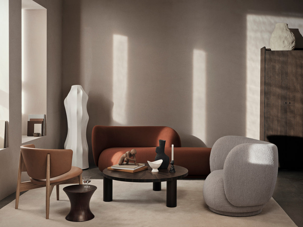 Post Cafétisch Gross Star in Eiche geräuchert präsentiert im Onlineshop von KAQTU Design AG. Couchtisch ist von Ferm Living