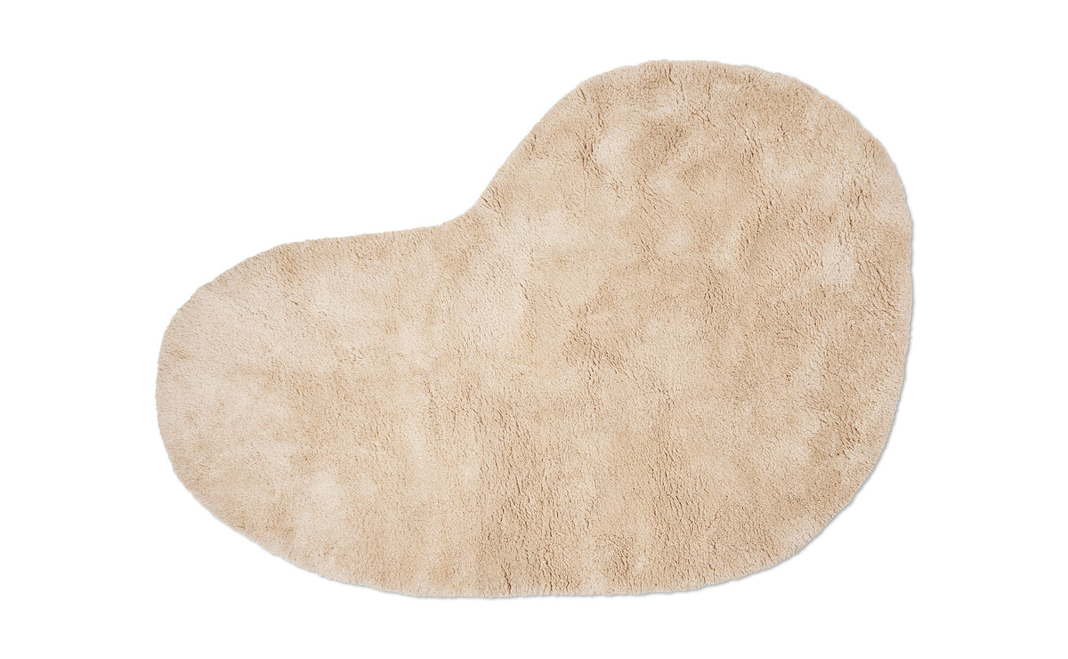 Forma Wollteppich in Off-White präsentiert im Onlineshop von KAQTU Design AG. Teppich ist von Ferm Living