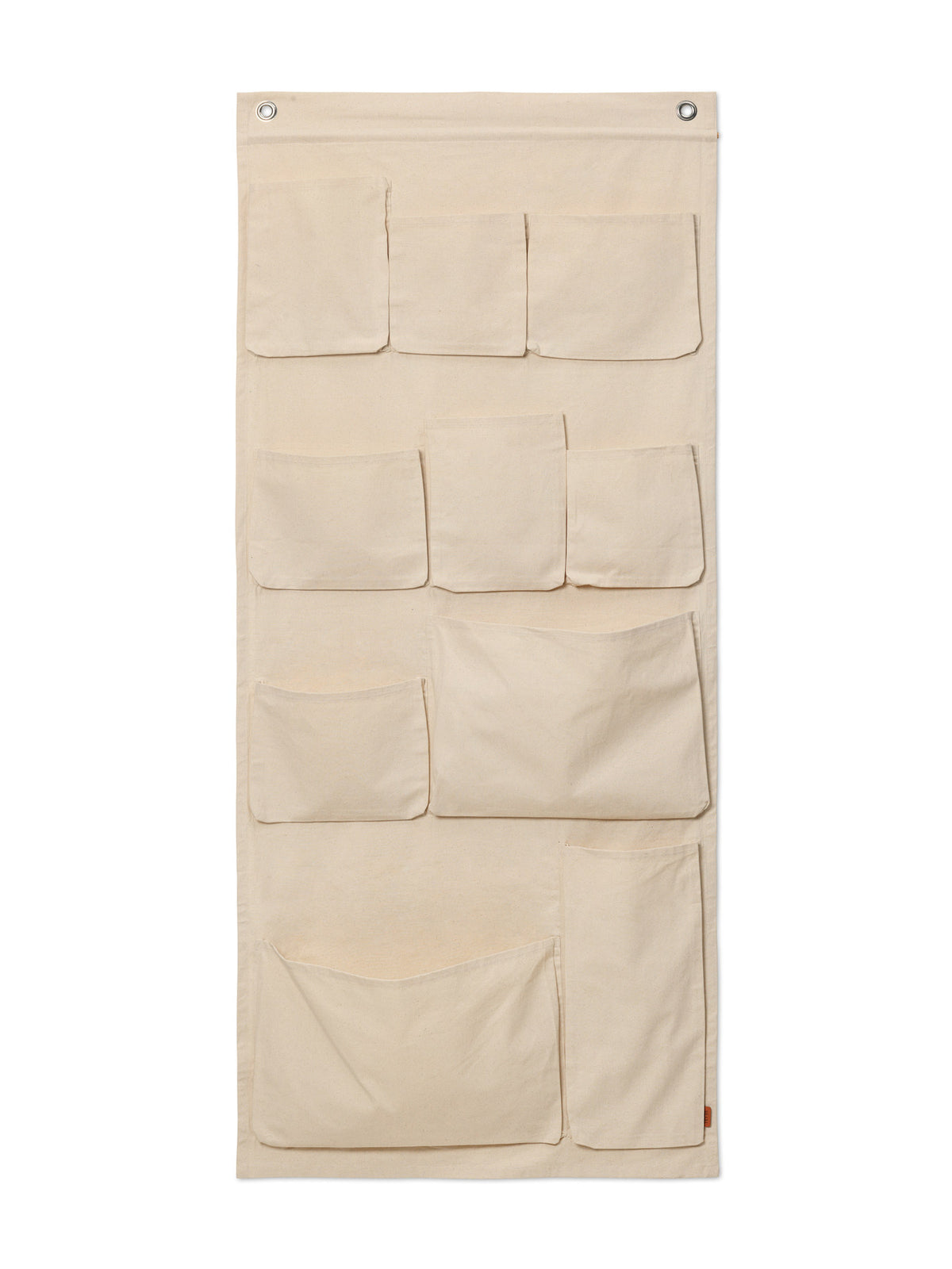 Canvas Wandtasche XL in Off-White präsentiert im Onlineshop von KAQTU Design AG. Pinnwand ist von Ferm Living