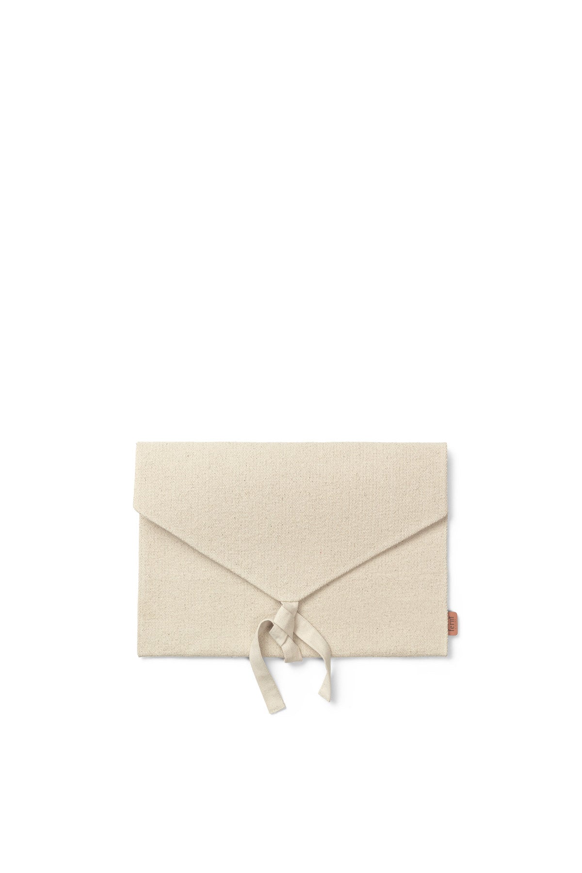 Ally Laptoptasche in Off-White präsentiert im Onlineshop von KAQTU Design AG. Büromaterial ist von Ferm Living