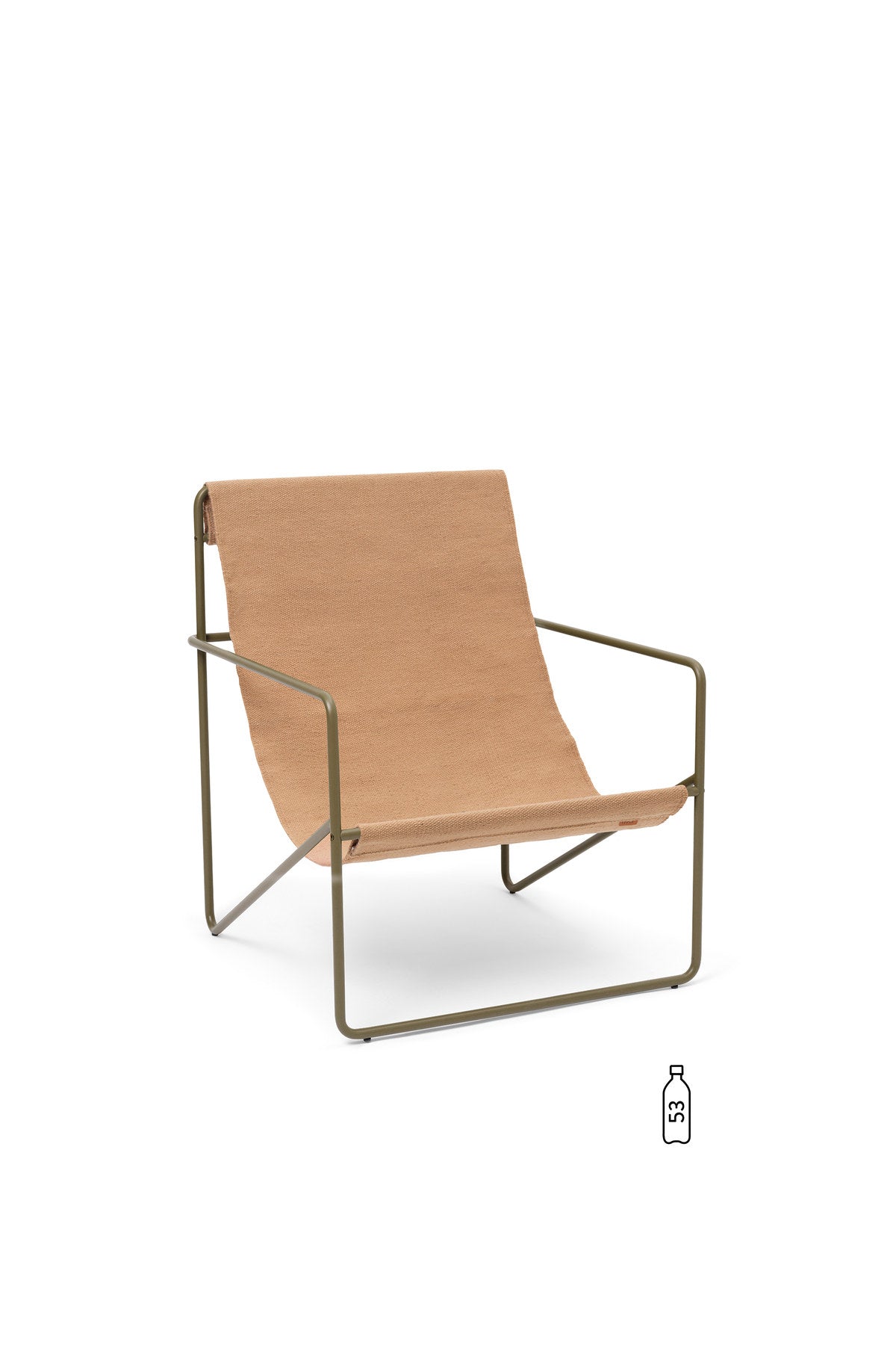 Desert Loungestuhl in Olive/Sand präsentiert im Onlineshop von KAQTU Design AG. Outdoor-Sessel mit Armlehnen ist von Ferm Living