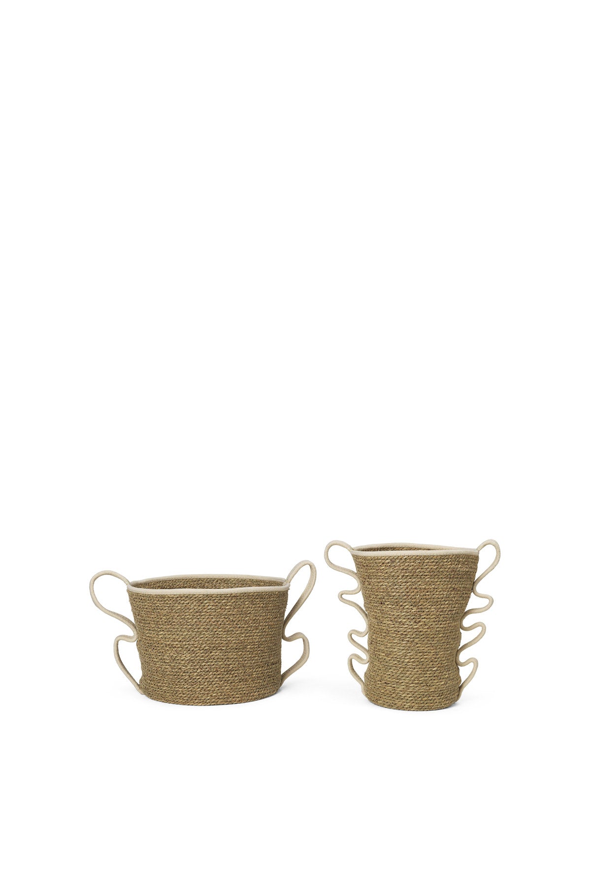 Aufbewahrungskorb 2er Set in Off-White präsentiert im Onlineshop von KAQTU Design AG. Aufbewährungskörbe ist von Ferm Living