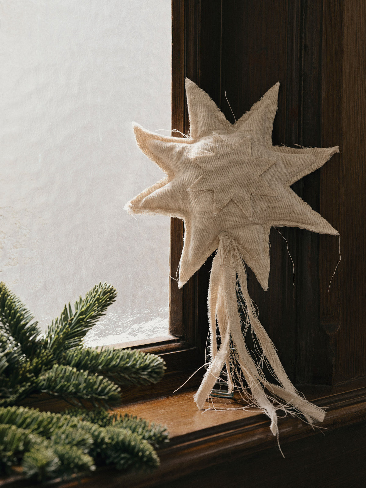 Vela Star Treetopper in Natural präsentiert im Onlineshop von KAQTU Design AG. Weihnachtszubehör ist von Ferm Living