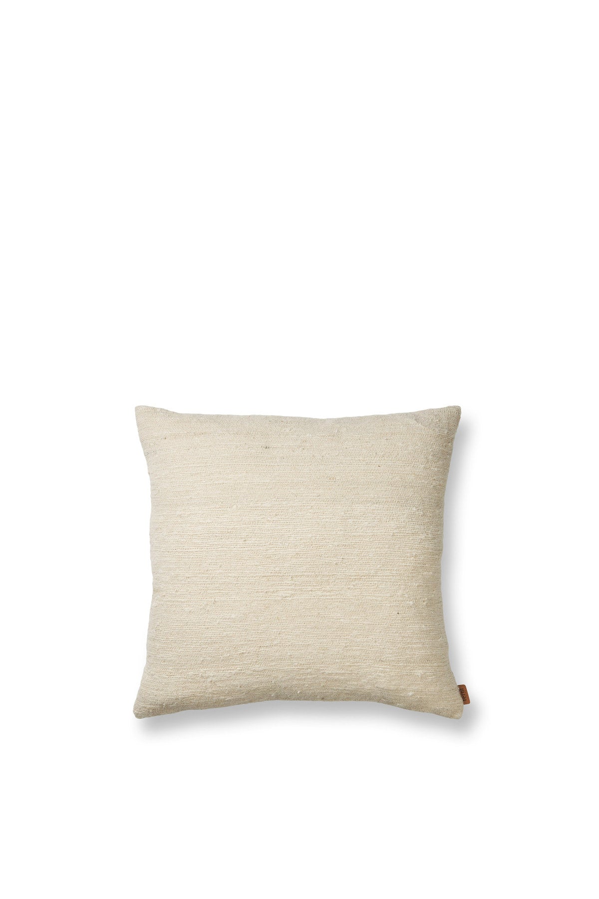 Naive Kissen in Natural präsentiert im Onlineshop von KAQTU Design AG. Kissen ist von Ferm Living