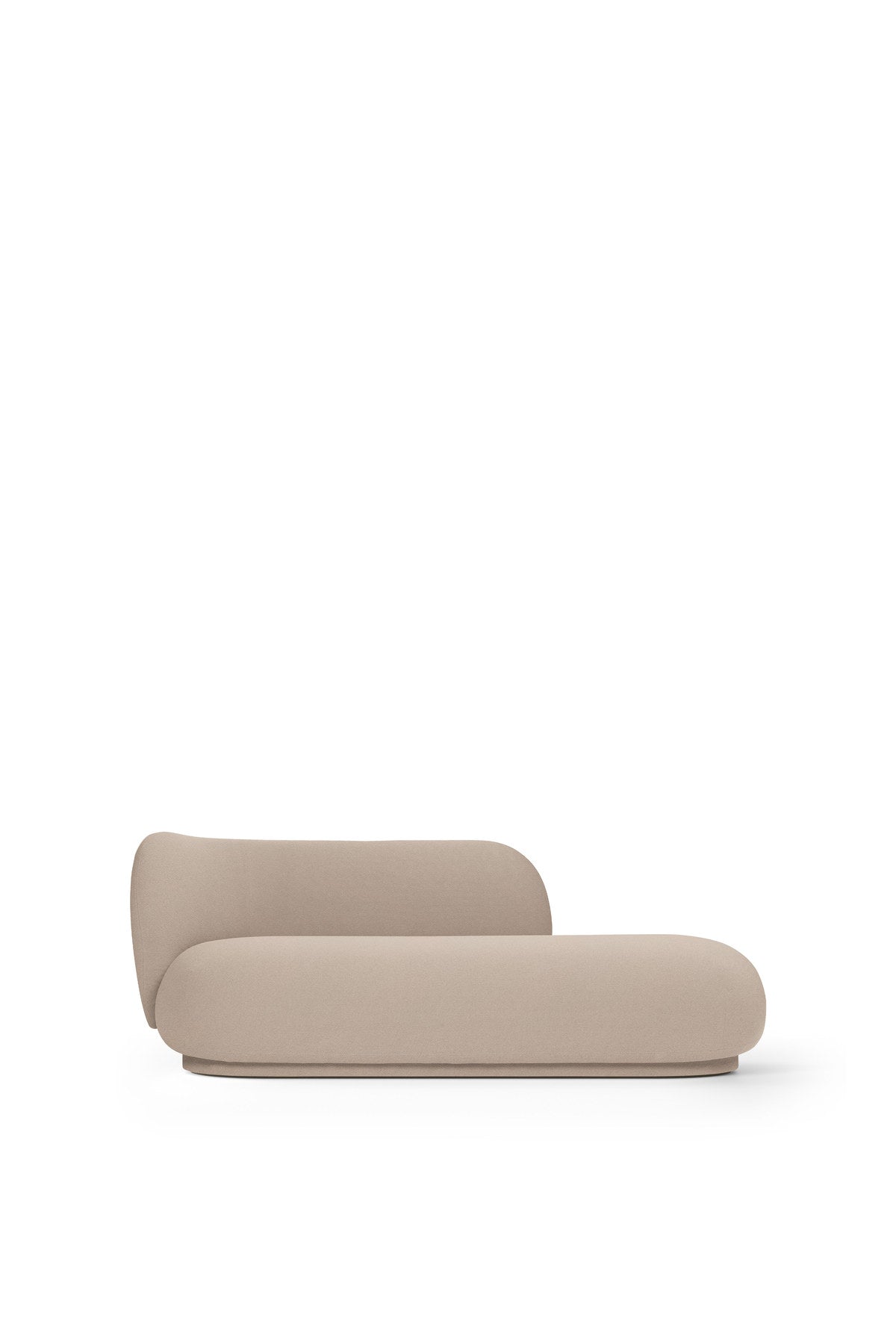 Rico Diwan von Ferm Living als 2er Sofa oder Tagesbett mit runden Formen und weichen Linien