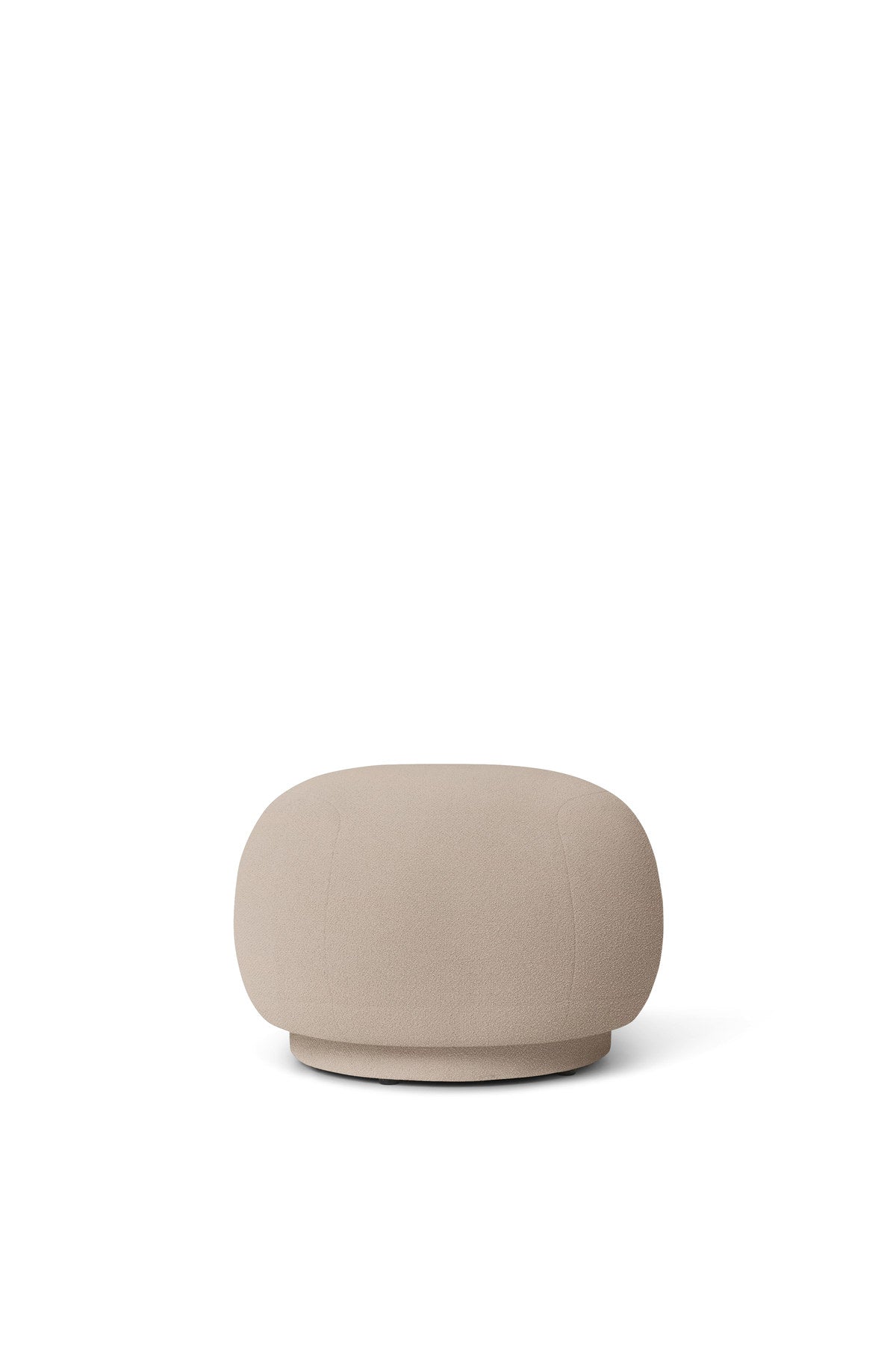 Runder Pouf Rico von Ferm Living mit weich wirkendem Bezug aus Bouclé-Stoff