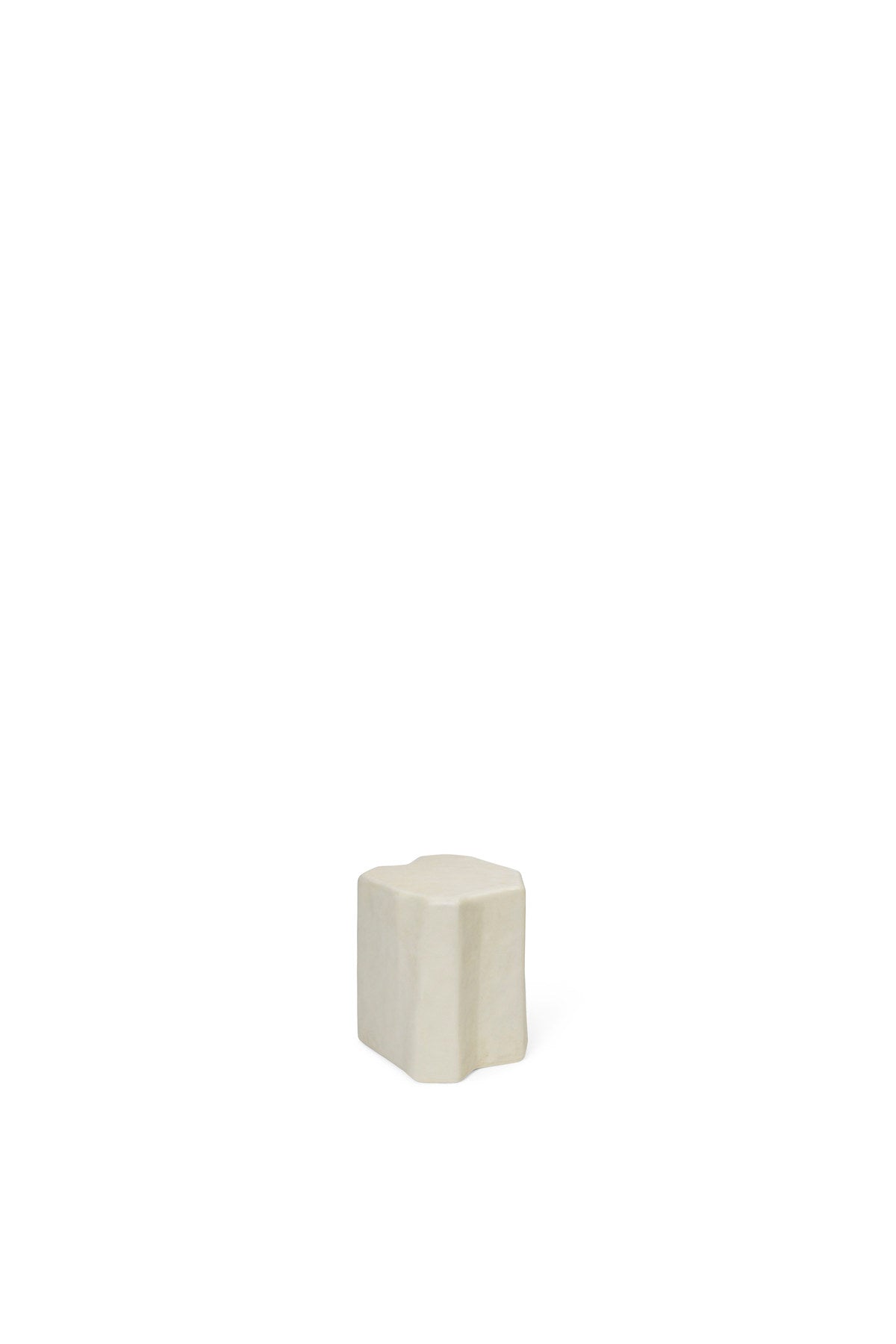 Staffa Hocker in Ivory präsentiert im Onlineshop von KAQTU Design AG. Beistelltisch ist von Ferm Living