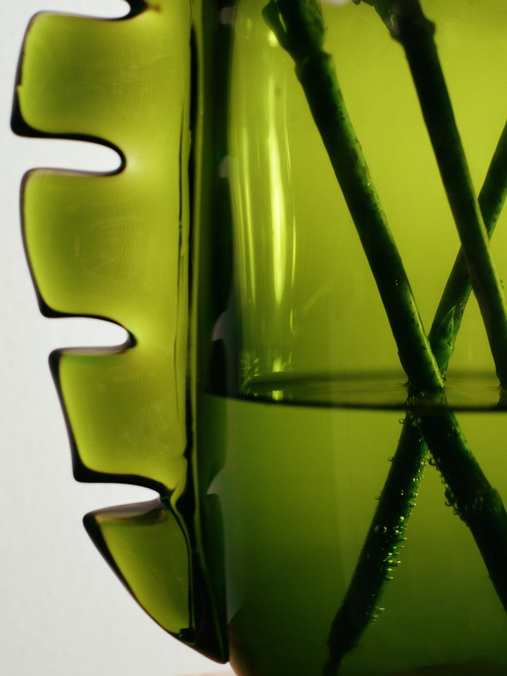 Alas Vase in Moss Green präsentiert im Onlineshop von KAQTU Design AG. Vase ist von Ferm Living