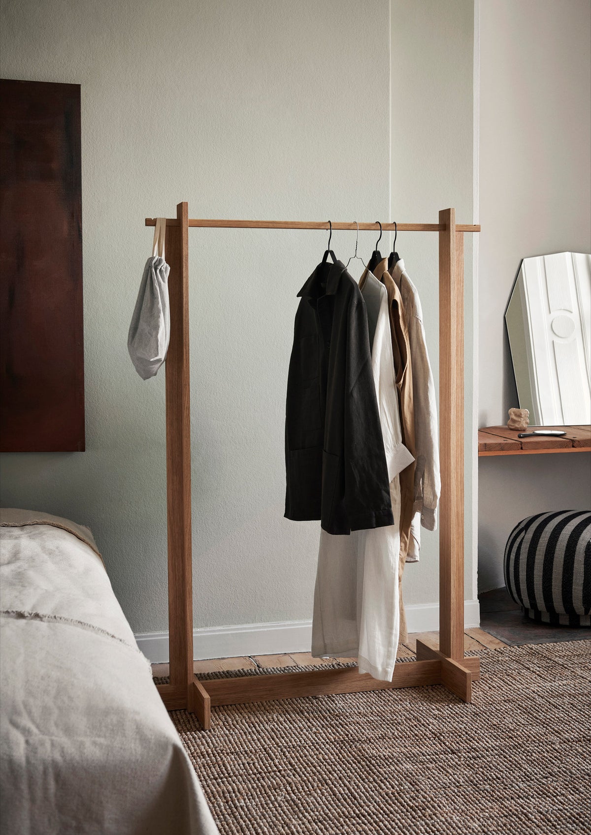 Bridge Kleiderregal in Oiled Oak präsentiert im Onlineshop von KAQTU Design AG. Kleiderständer ist von Ferm Living
