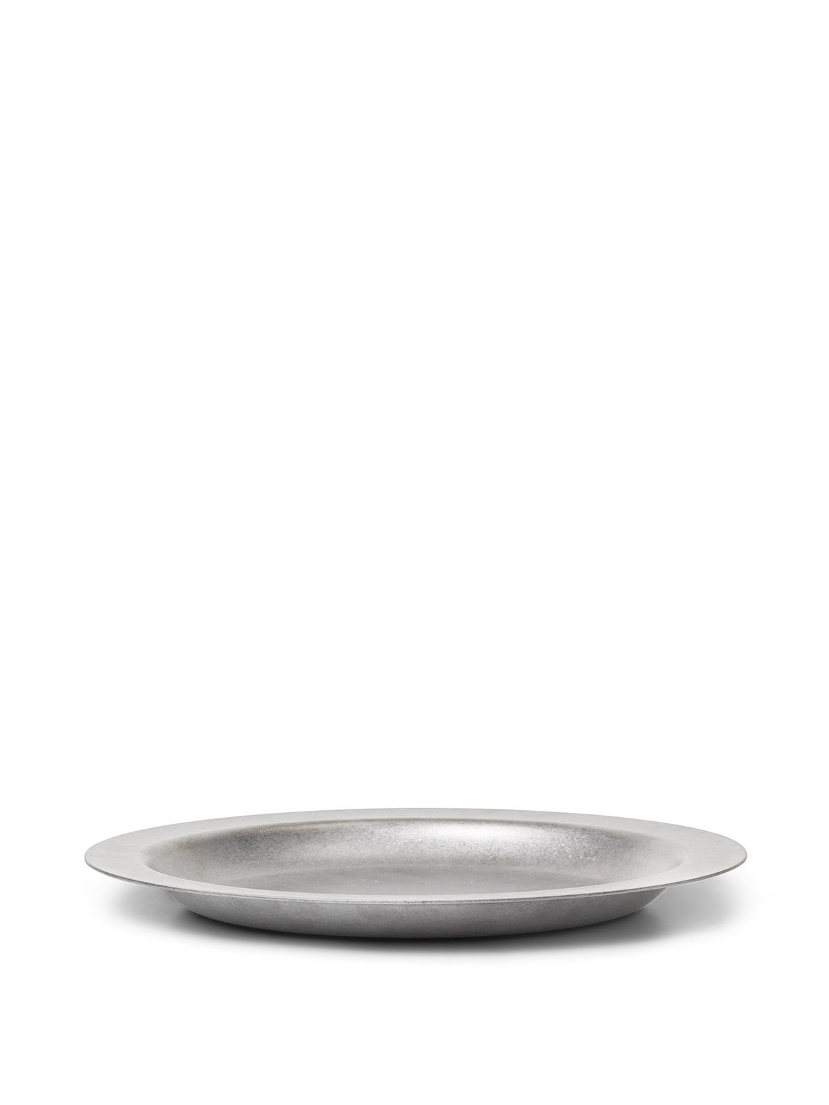 Tumbled Plate in Stainless Steel präsentiert im Onlineshop von KAQTU Design AG. Teller ist von Ferm Living