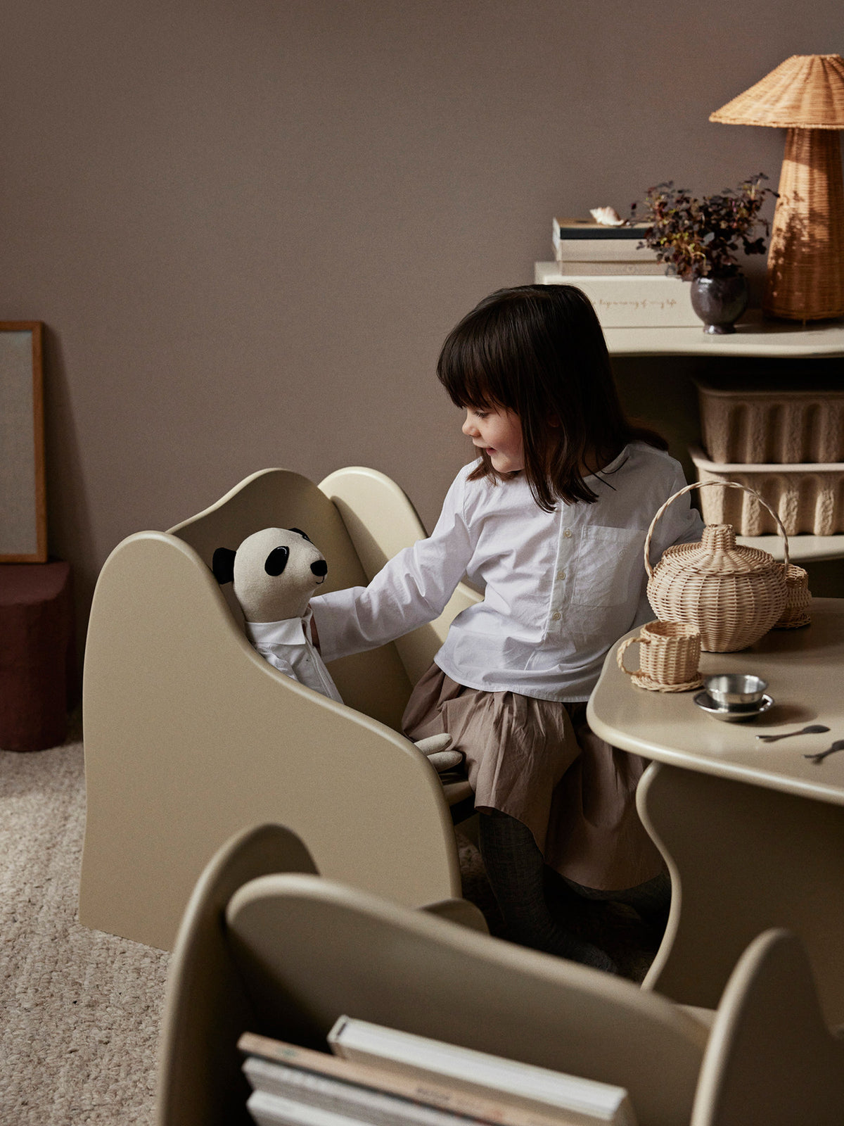 Slope Lounge Chair in Cashmere präsentiert im Onlineshop von KAQTU Design AG. Sessel ist von Ferm Living