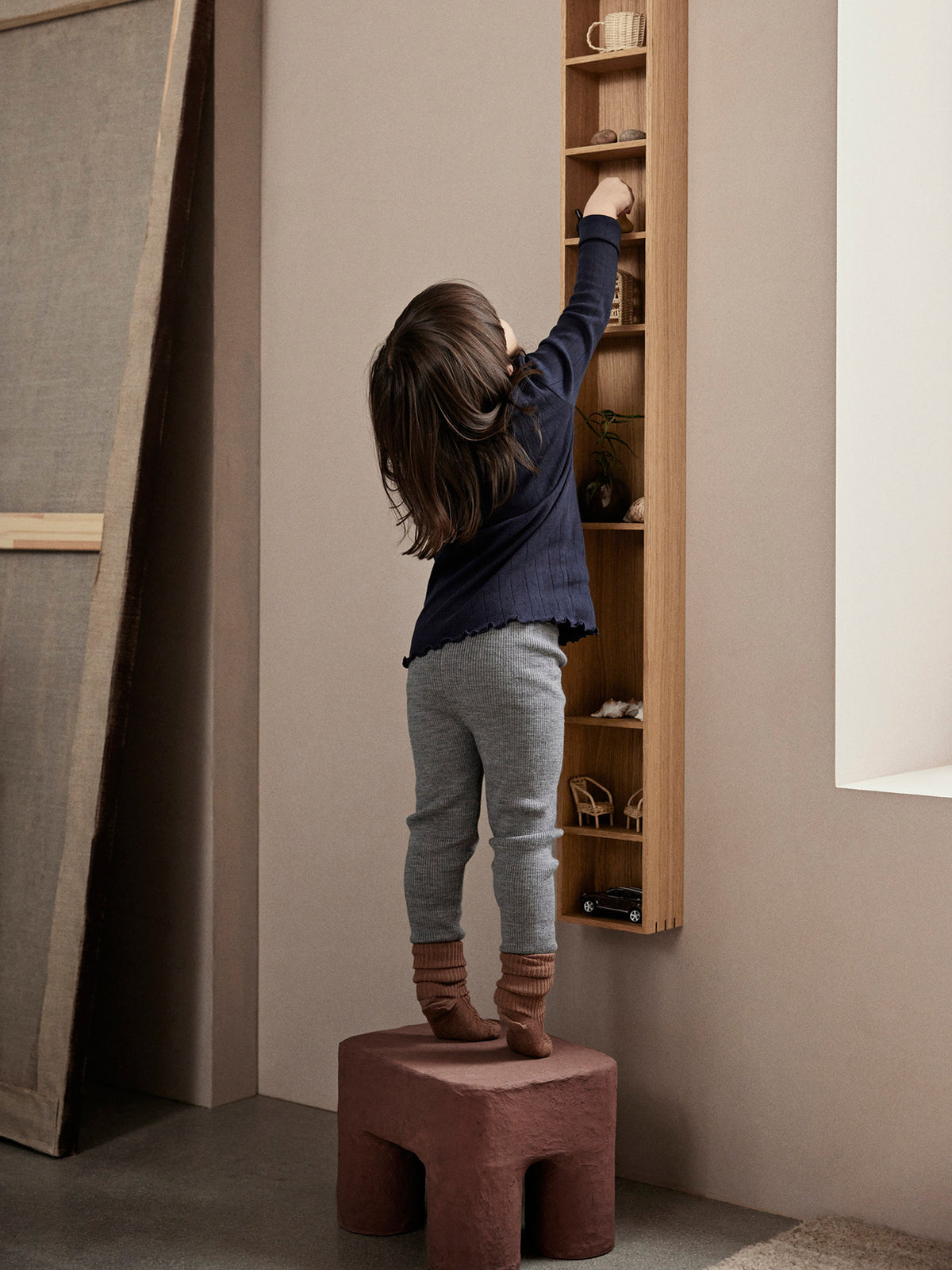Podo Hocker in Red Brown präsentiert im Onlineshop von KAQTU Design AG. Hocker ist von Ferm Living