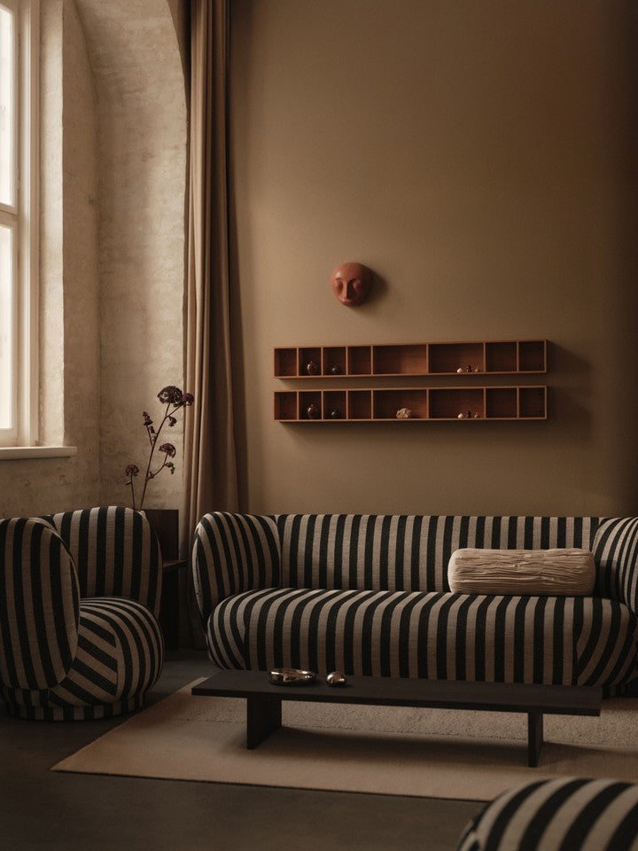 Bon Regal Long in Oiled Oak präsentiert im Onlineshop von KAQTU Design AG. Wandregal ist von Ferm Living