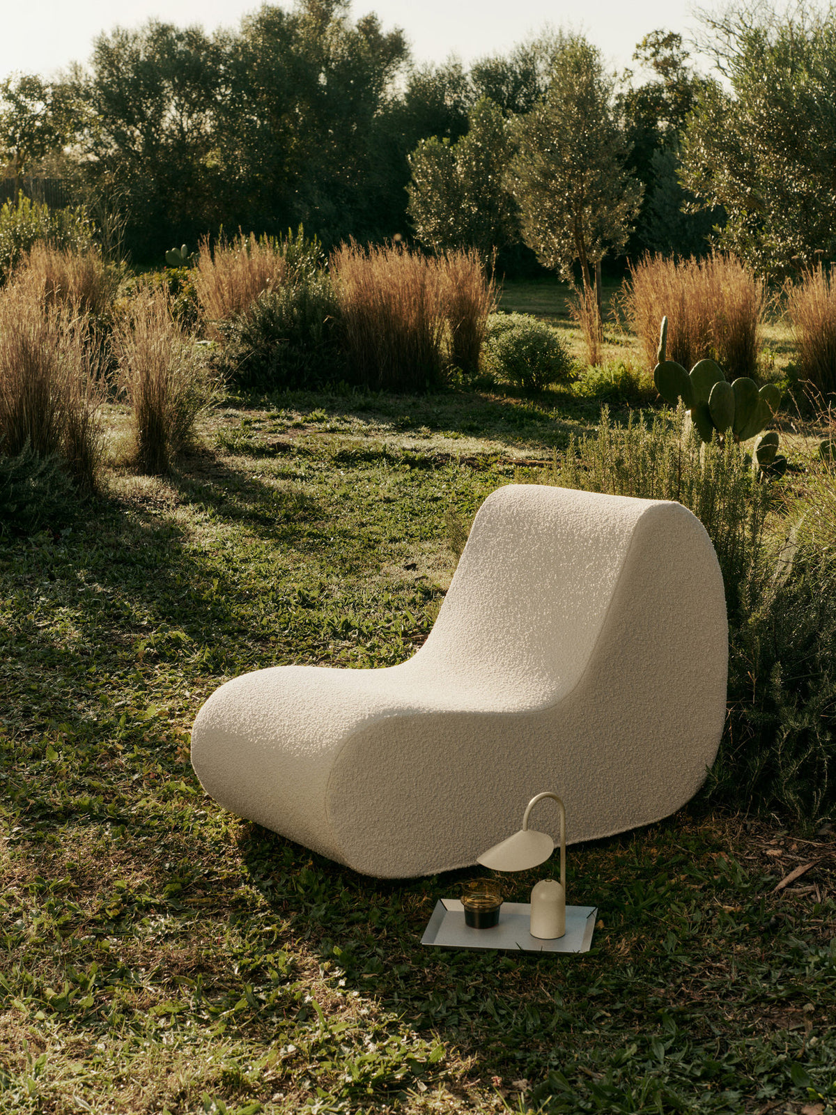 Rouli Center Module Pure Bouclé in Offwhite präsentiert im Onlineshop von KAQTU Design AG. Outdoor-Sessel ist von Ferm Living