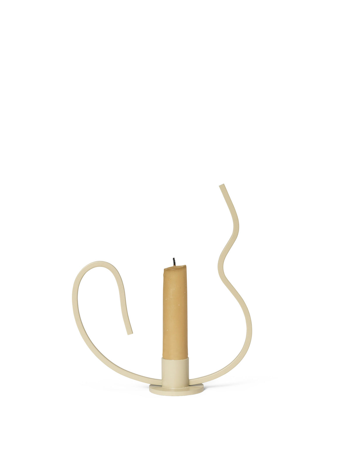 Valse Kerzenhalter Low in Cashmere präsentiert im Onlineshop von KAQTU Design AG. Kerzenständer ist von Ferm Living