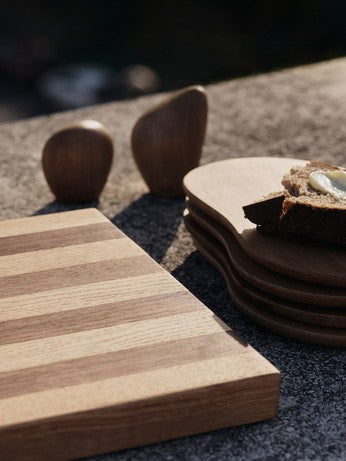 Cairn Butter Boards Set of 4 in Oak präsentiert im Onlineshop von KAQTU Design AG. Schneidbrett ist von Ferm Living