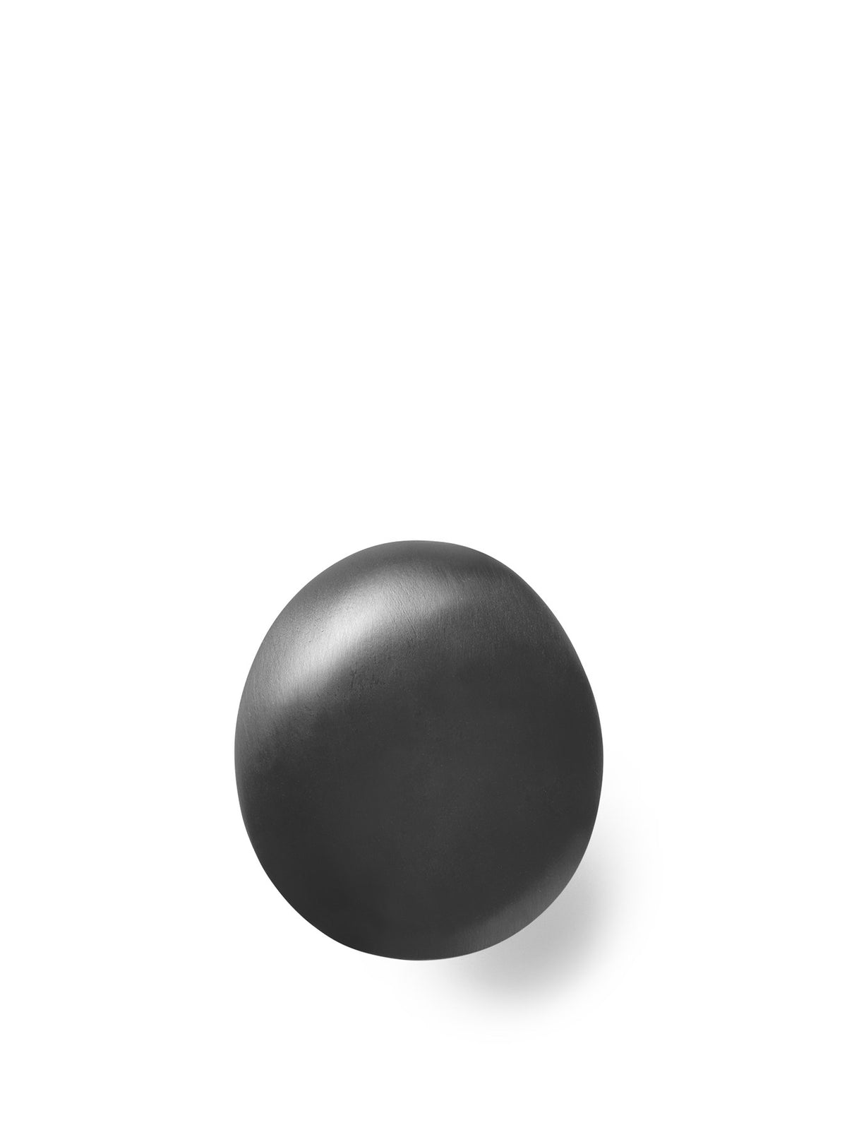 Chanterelle Haken in Black Brass präsentiert im Onlineshop von KAQTU Design AG. Kleiderhaken ist von Ferm Living