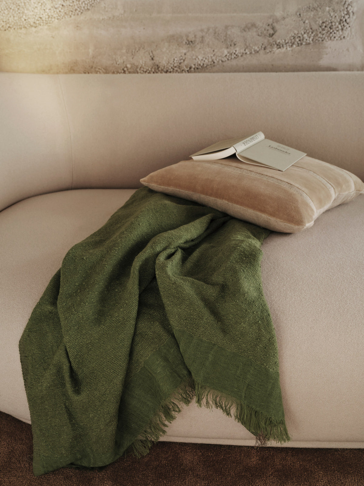 Weaver Throw in Avocado präsentiert im Onlineshop von KAQTU Design AG. Wolldecke ist von Ferm Living
