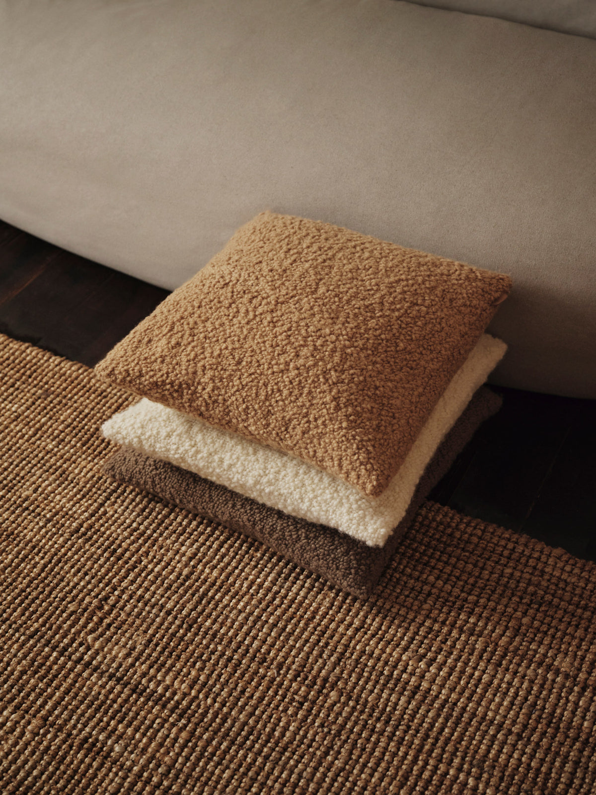 Moor Kissen in Olive präsentiert im Onlineshop von KAQTU Design AG. Deko Kissen ist von Ferm Living
