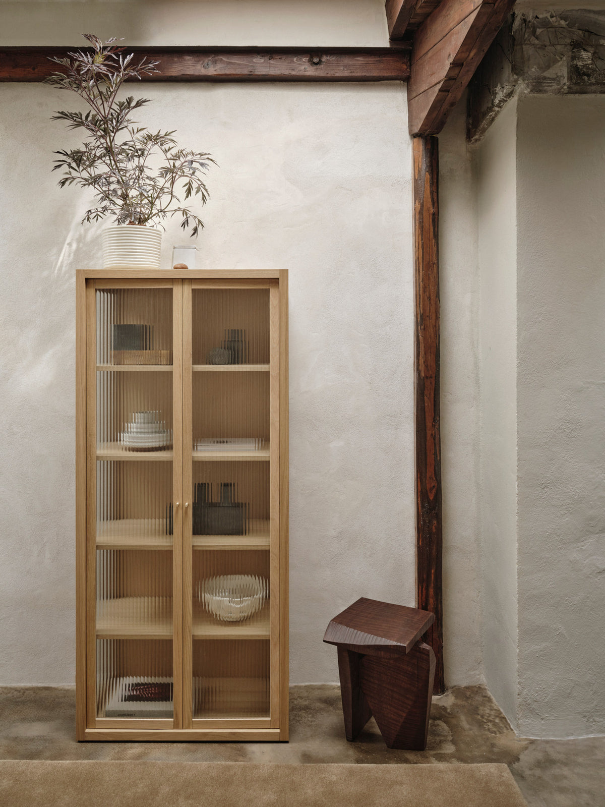 Silva Piece in Dark Stained Mango Wood präsentiert im Onlineshop von KAQTU Design AG. Beistelltisch ist von Ferm Living