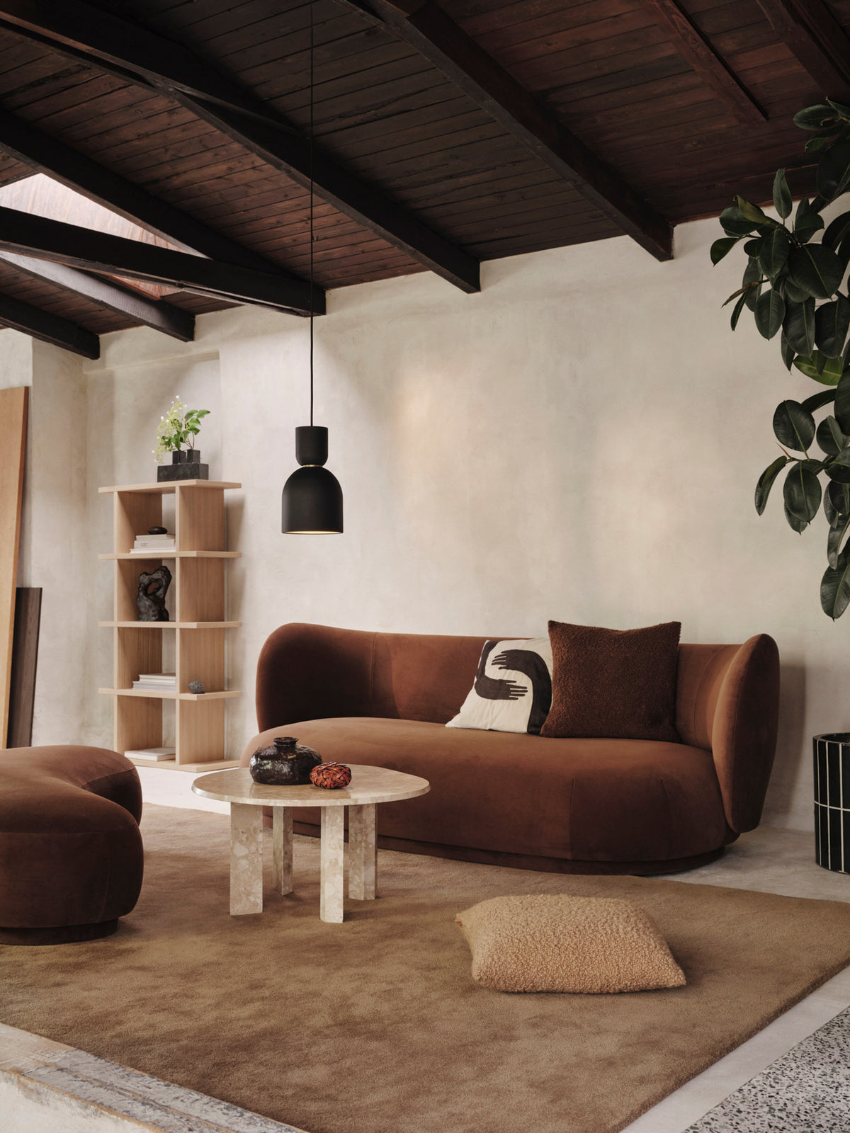 Rico Lounger Sofa von Ferm Living, dreisitziges Sofa mit Stoffbezug
