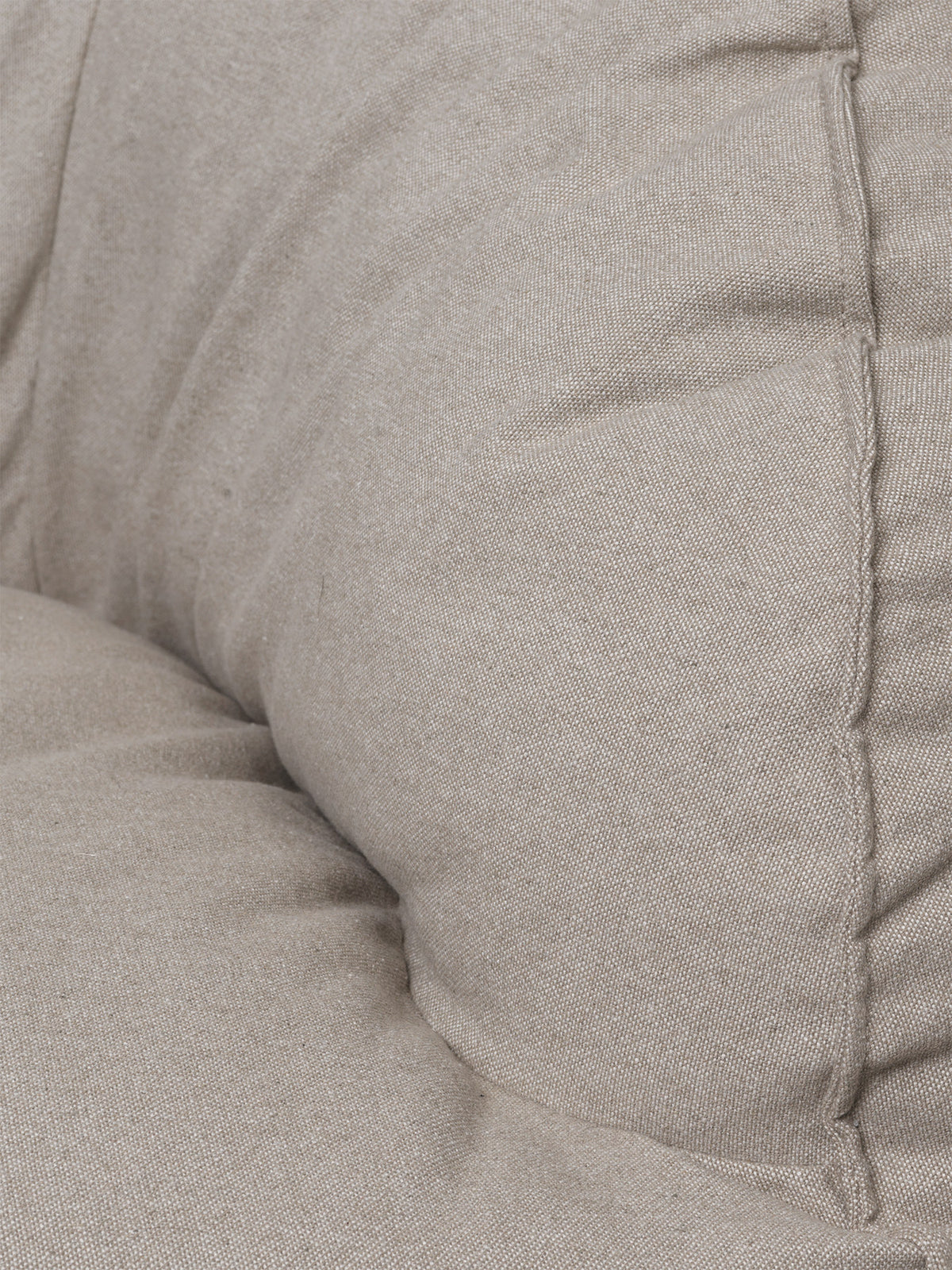 Nesten 2 Seater Sofa in Cotton Natural präsentiert im Onlineshop von KAQTU Design AG. 2er Sofa ist von Ferm Living